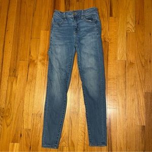 AMERICAN EAGLE | High Rise Short Jeggings